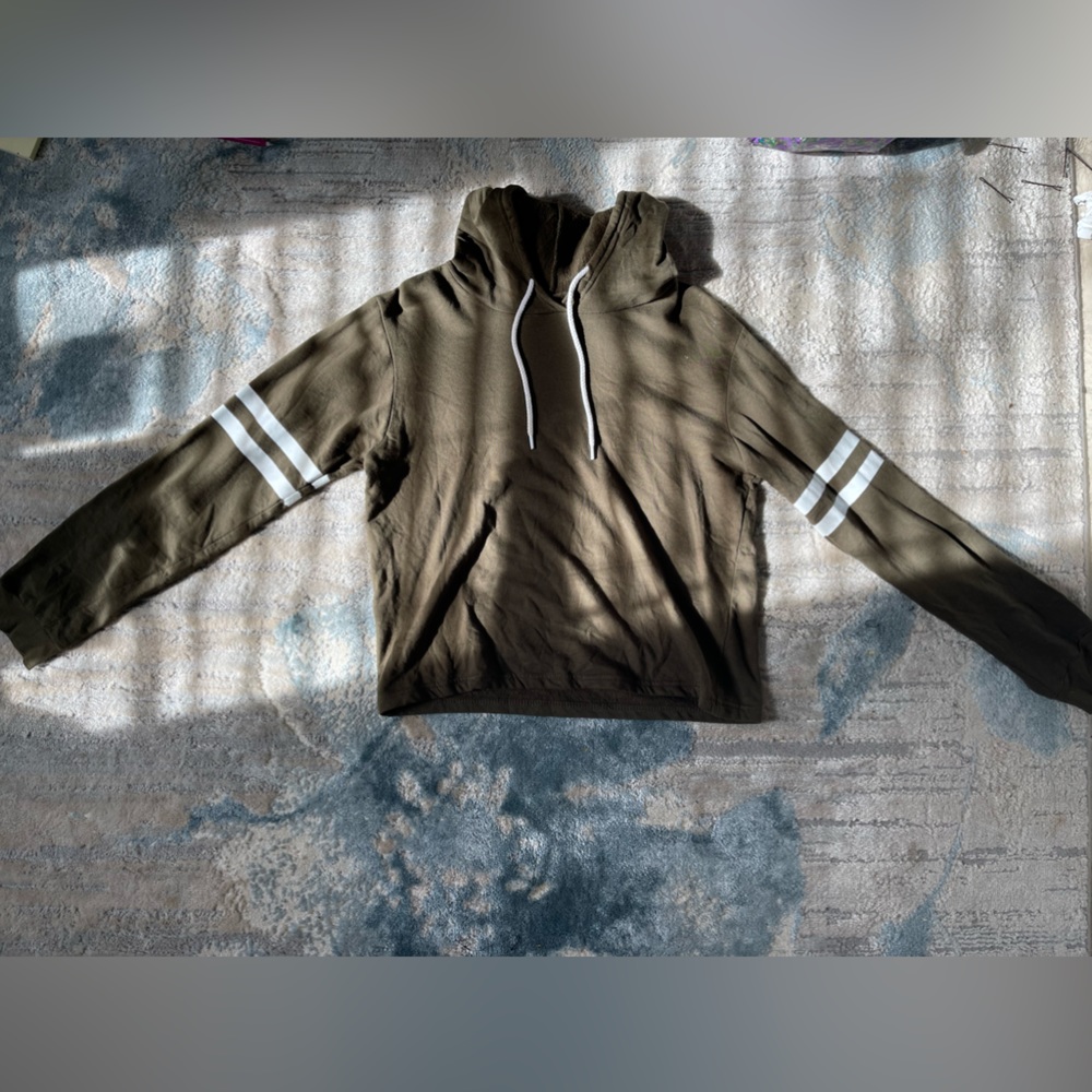 Thin cropped olive hoodie